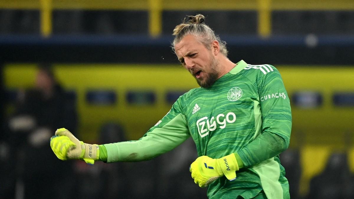Remko Pasveer, portero del Ajax, estará ocho semanas de baja