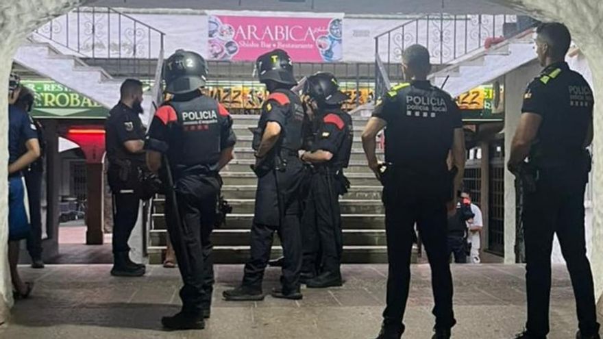 Un dispositiu policial als Arcs d&#039;Empuriabrava acaba amb dos detinguts i dues denúncies