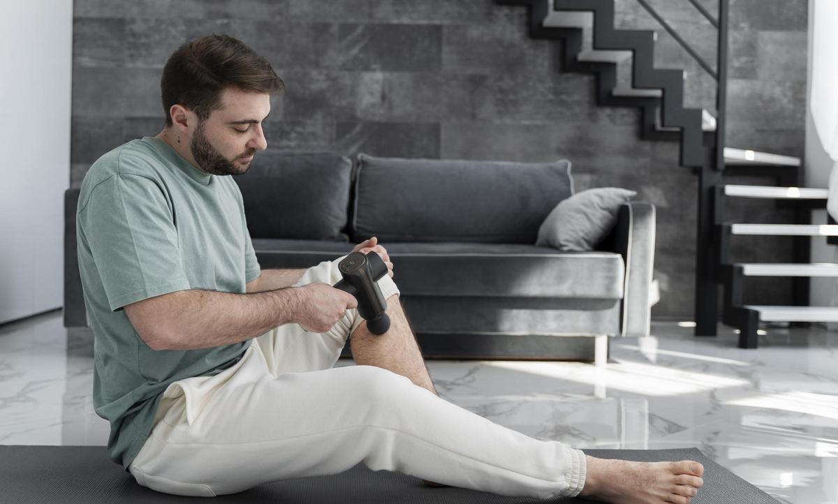 Amantes del running: la pistola de masaje más recomendada para recuperar tus músculos en segundos está a su precio mínimo