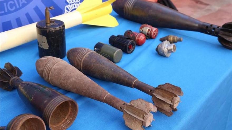 La Policía Nacional de Extremadura encuentra más de una veintena de artefactos de la Guerra Civil