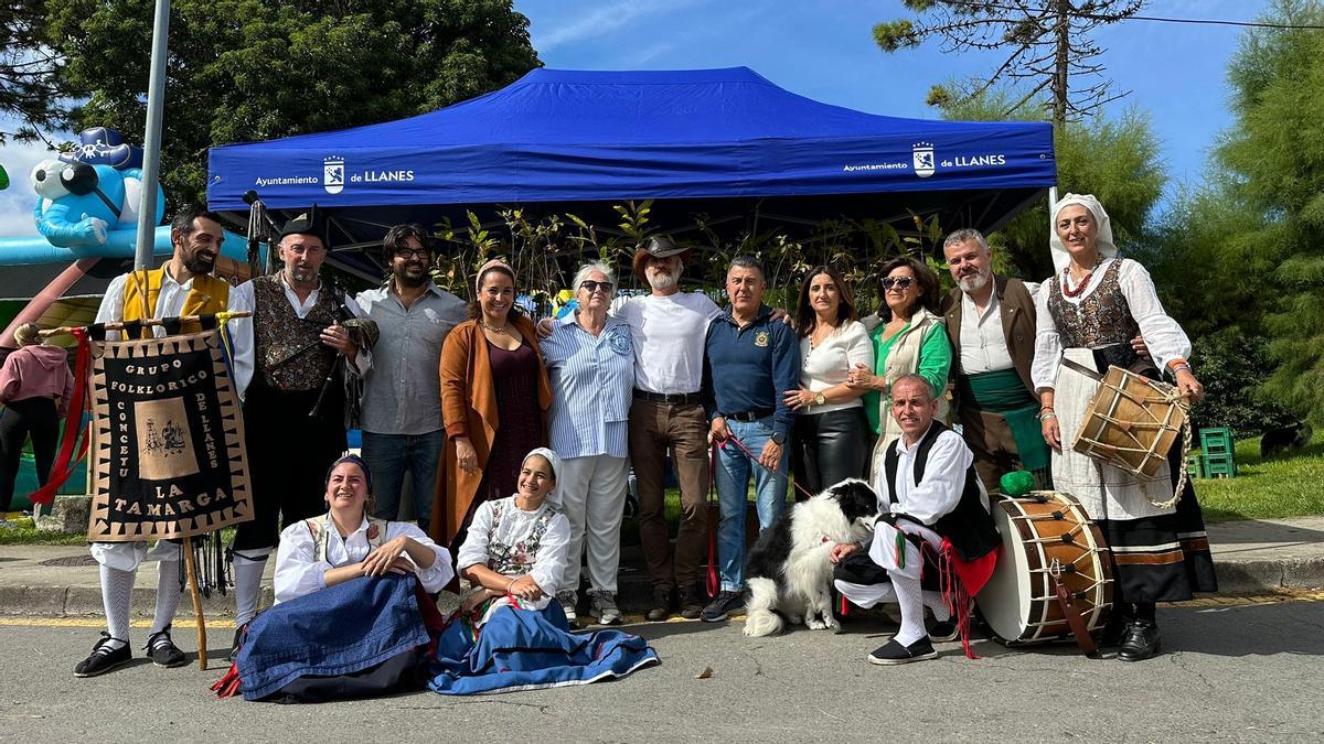Anteruor ediciñon del Mercáu de Llantariega.