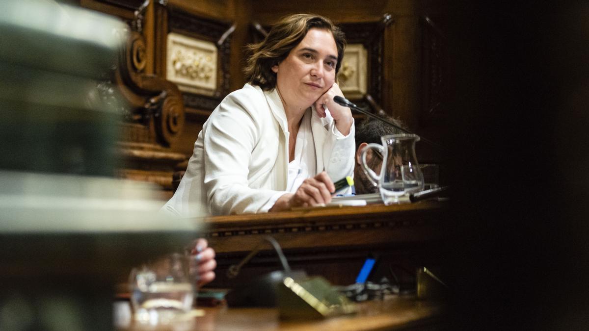 Colau se despide como alcaldesa de Barcelona: “Seguro que no volveré a presidir el pleno los próximos cuatro años”