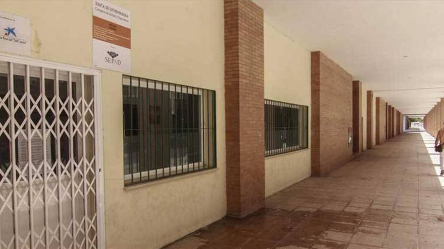 El centro de esclerosis múltiple de Cáceres cierra durante julio por falta de presupuesto