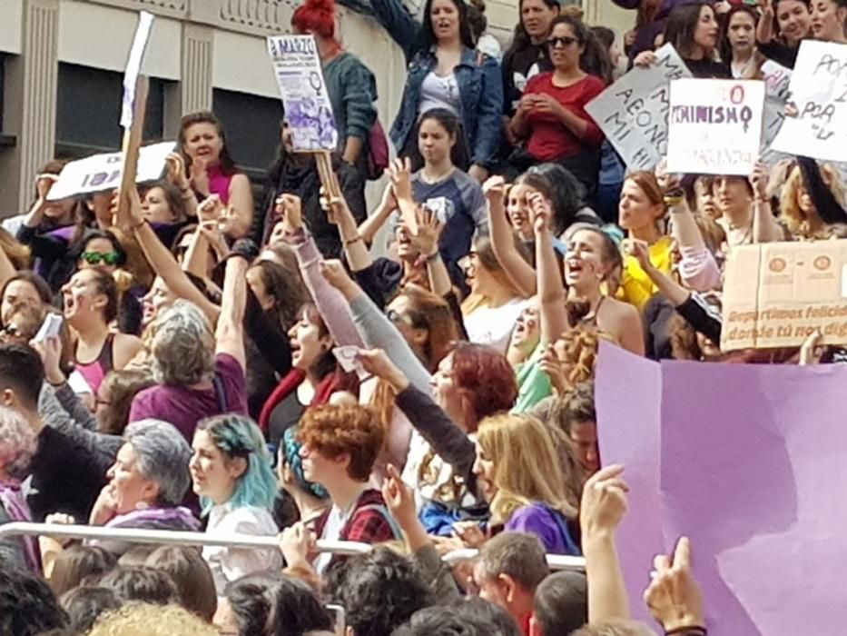 Concentración del 8-M en la plaza de la Constitución.