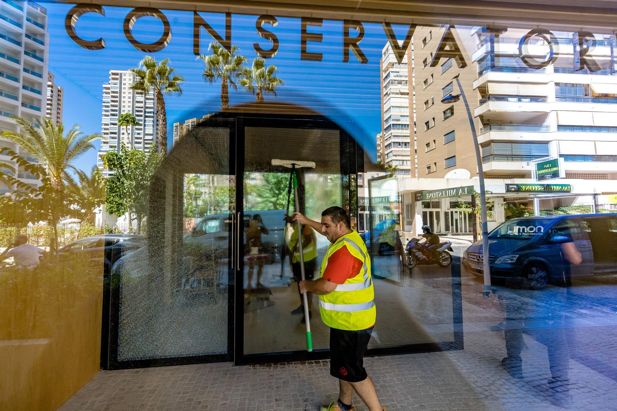 Los centros de estudios profesionales de Música y Danza estrenan por fin su nueva sede en la avenida de Europa tras más de una década de espera. El Ayuntamiento ultima los trabajos para amueblar y equipar el edificio en tiempo récord