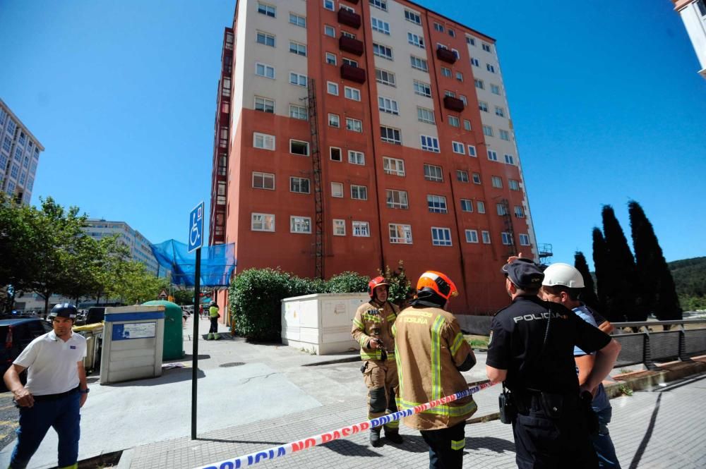 Todos los bomberos y la Policía Local han acudido al lugar de los hechos.