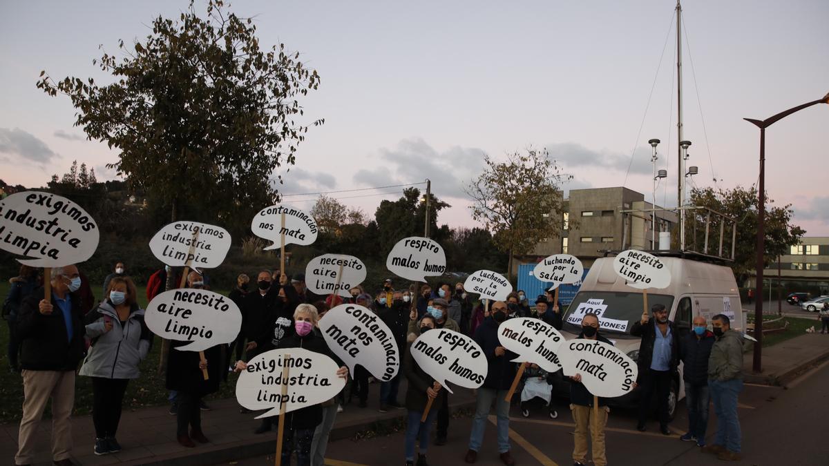 Protesta contra la contaminación, hace unos días, en El Lauredal.