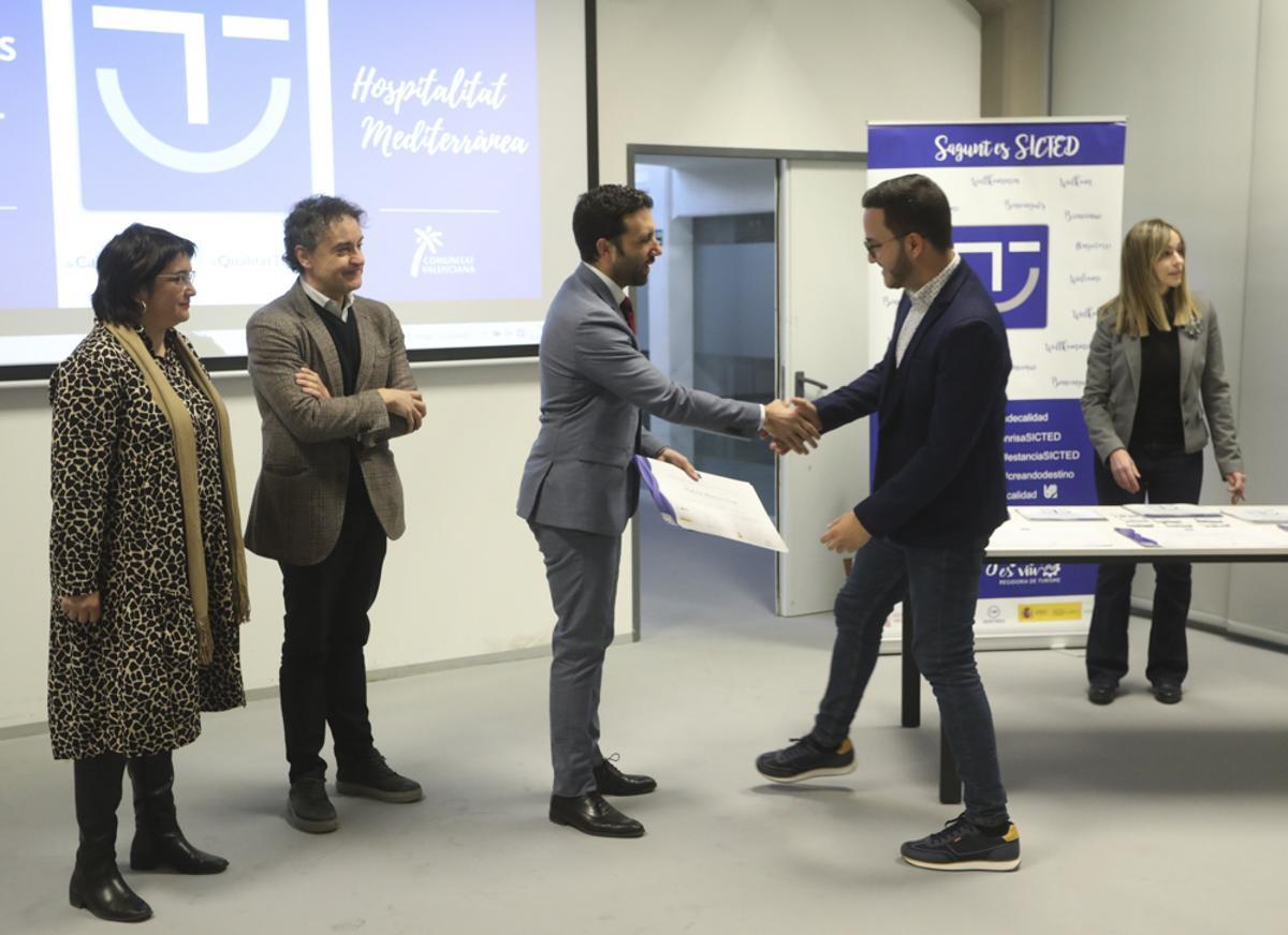 Sagunt reconoce el trabajo de las empresas que crean el entorno necesario para un turismo de calidad