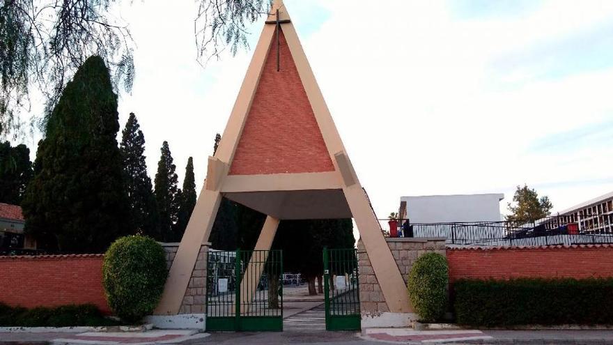 Burriana limita el aforo y Benicarló amplía el párking en el cementerio