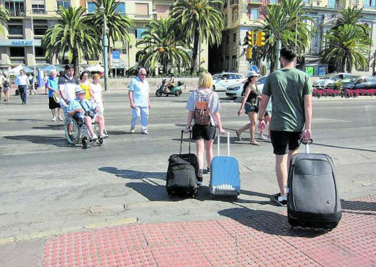 Llegada de turistas al Centro Histórico de la ciudad. | E.P.