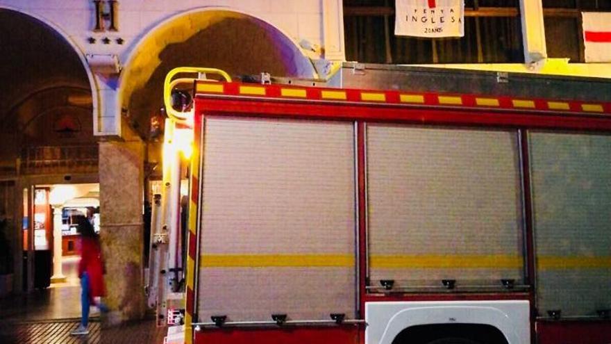 Un fuego en una freidora de un hotel causa la alarma de madrugada en Benidorm