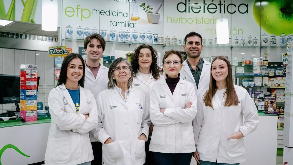 La Farmacia Gallega Destacada del año, está en Ourense, se llama Gil Pérez y llevan más de medio siglo como el pequeño «centro de salud» del barrio