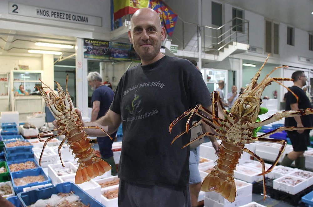 Así es un día de trabajo en la pescadería de Mercamálaga