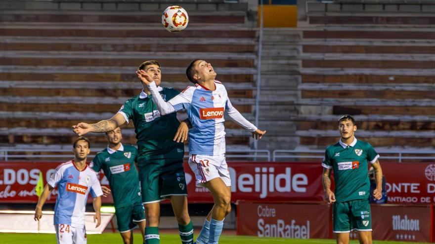 Un momento del partido jugado ayer en el Vero Boquete. |  Xoan Álvarez
