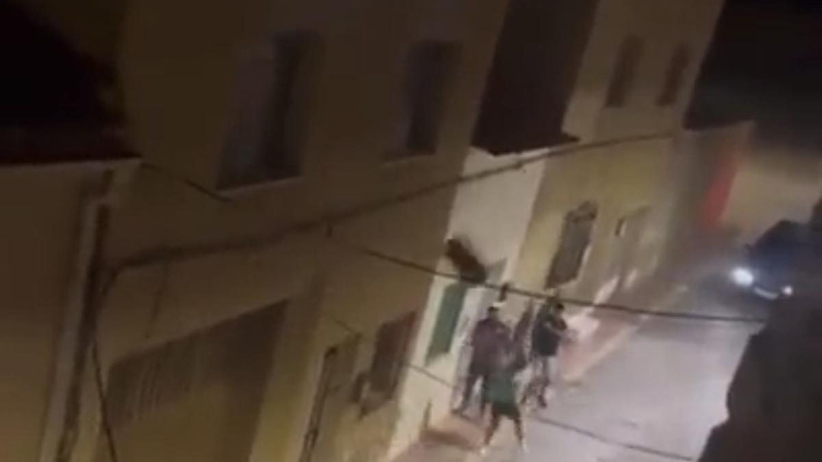 Fotograma del vídeo donde se aprecia la caída de la bombona de butano.