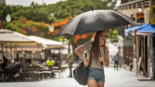 La calima se suma a los 43º de la ola de calor que afecta a Canarias