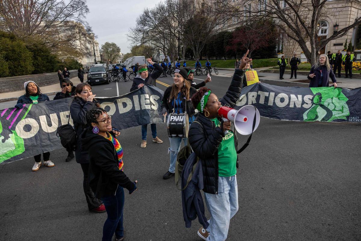 La Corte Suprema de Estados Unidos escucha argumentos sobre el fármaco abortivo mifepristona