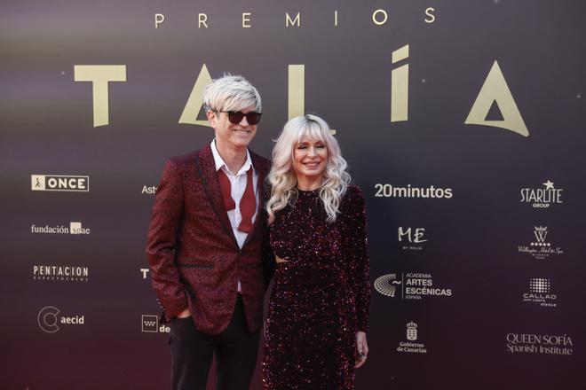 La alfombra de los Talía: escenario blanco y negro en el que ha brillando Victoria Luengo