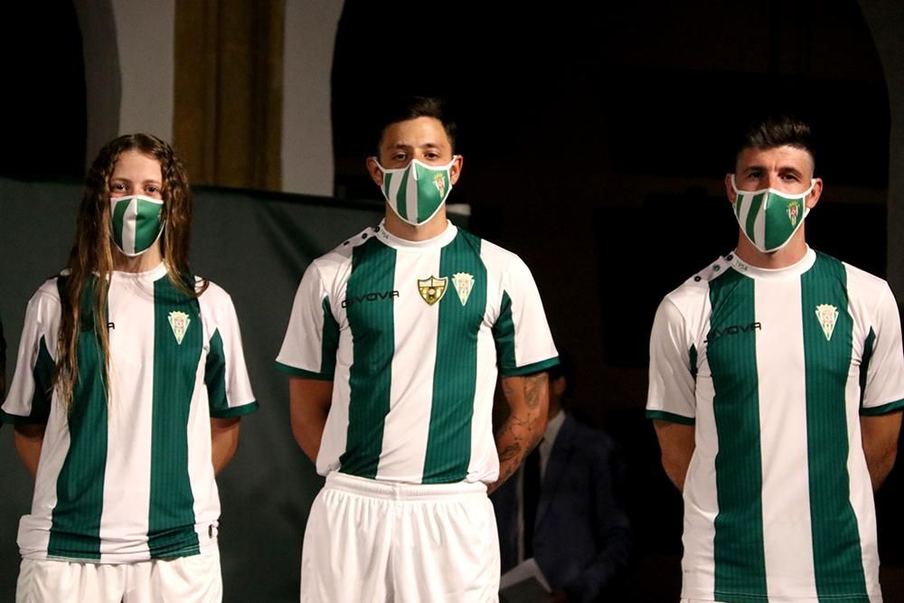 Presentación de las equipaciones del Córdoba CF de la temporada 20-21