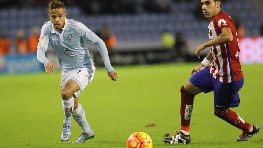 Bongonda y Augusto, durante el partido de Liga del pasado domingo. // José Lores