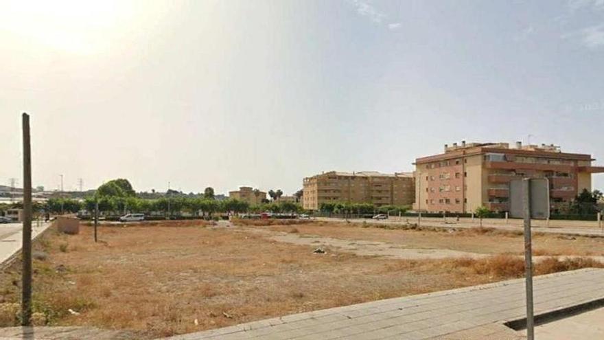 La Junta de Andalucía licita suelo para construir 48 viviendas en Algarrobo