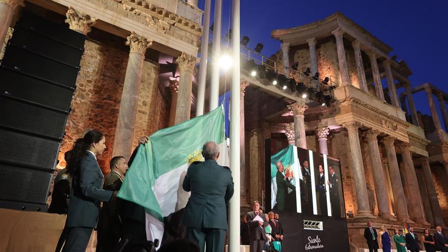 Los expresidentes de la Junta podrán recibir la Medalla de Extremadura