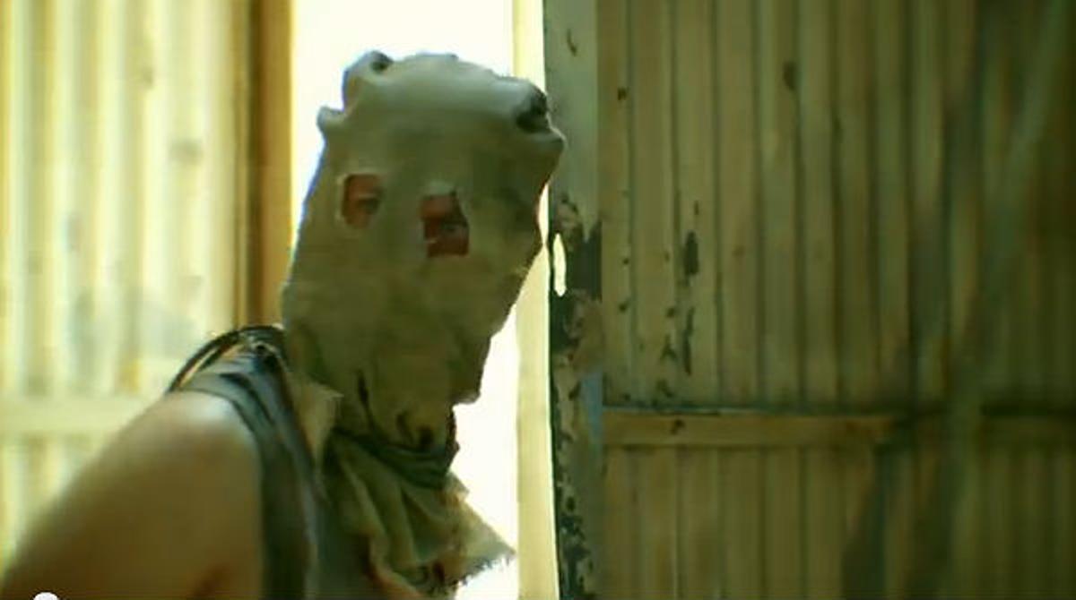 Videoclip dIllisit, del disc Weapon, de la banda Skinny Puppy.