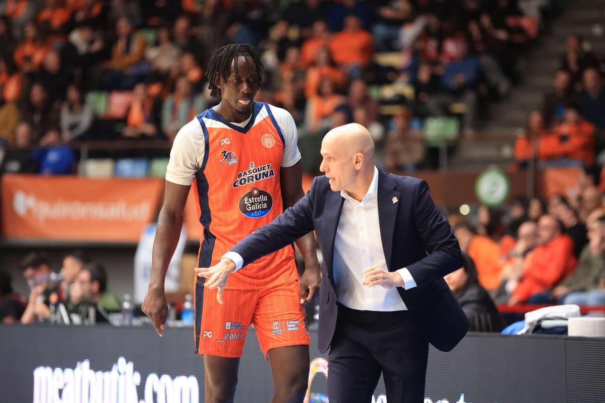 El Leyma Coruña arrasa al Fibwi Palma en el Coliseum (94-72)