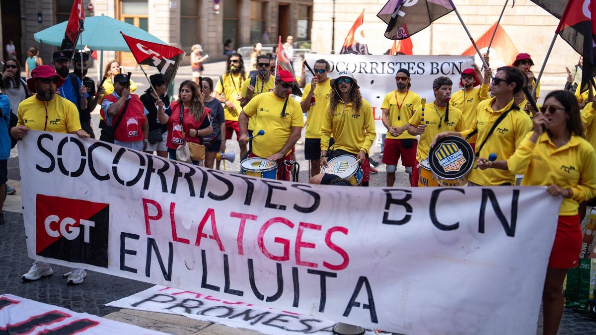 Los socorristas de Barcelona ponen fin a la huelga tras casi un mes de paro