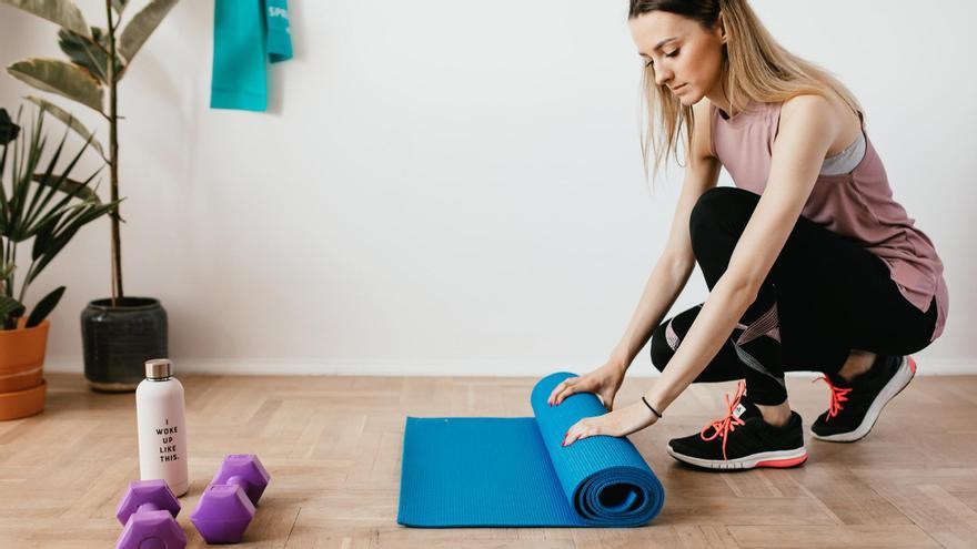 Pilates de pared: los ejercicios que transforman tu cuerpo con solo 10 minutos al día.