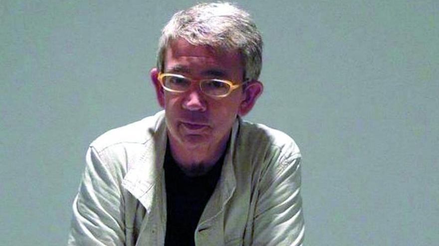 El autor Ángel Olgoso.