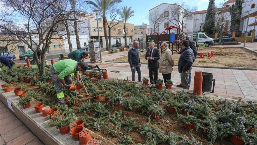 El alcalde de Badajoz defiende poder reinvertir el superávit municipal