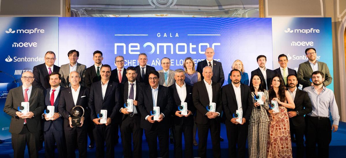 La cuarta edición de la Gala Neomotor de Prensa Ibérica volvió a reunir a los principales protagonistas del sector de la automoción, la tecnología y la movilidad