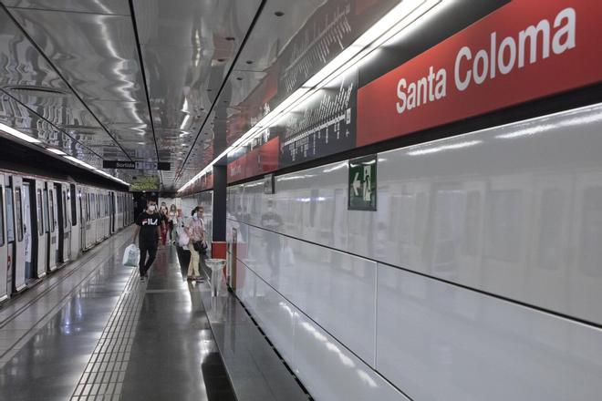 El popular quiosco de Santa Coloma próximo al metro de la L1 echa el cierre por jubilación de su propietario