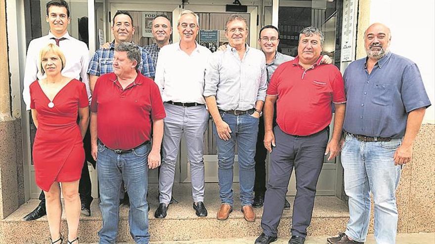 Figueroles homenajea a Sant Mateu con  la Plantà de l’Arc y más de 402 calabazas