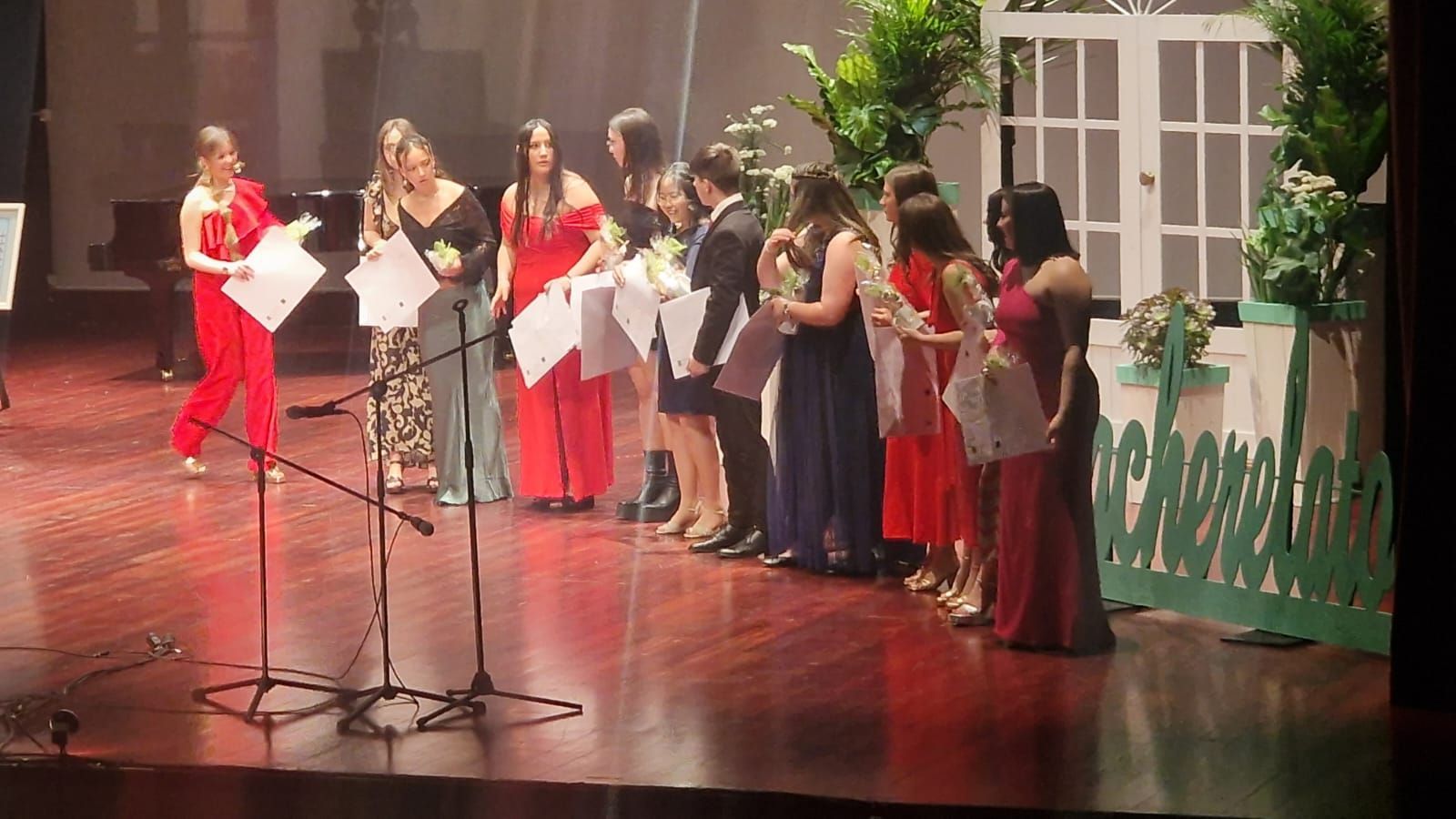 Así fue el acto de graduación de 2º de Bachillerato del IES Castro Alobre (Vilagarcía).