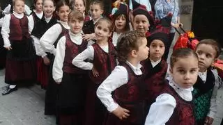 Dúos Pontes convocará mañana a 350 niños en la 51 edición del Día da Muiñeira