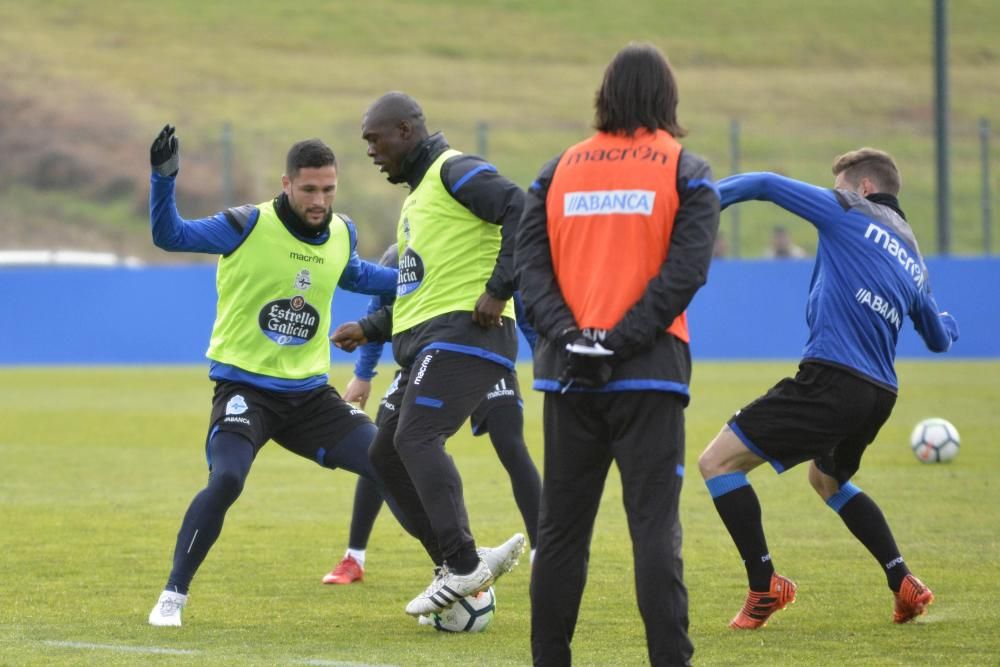 Seedorf ensaya con su primer once en el Deportivo