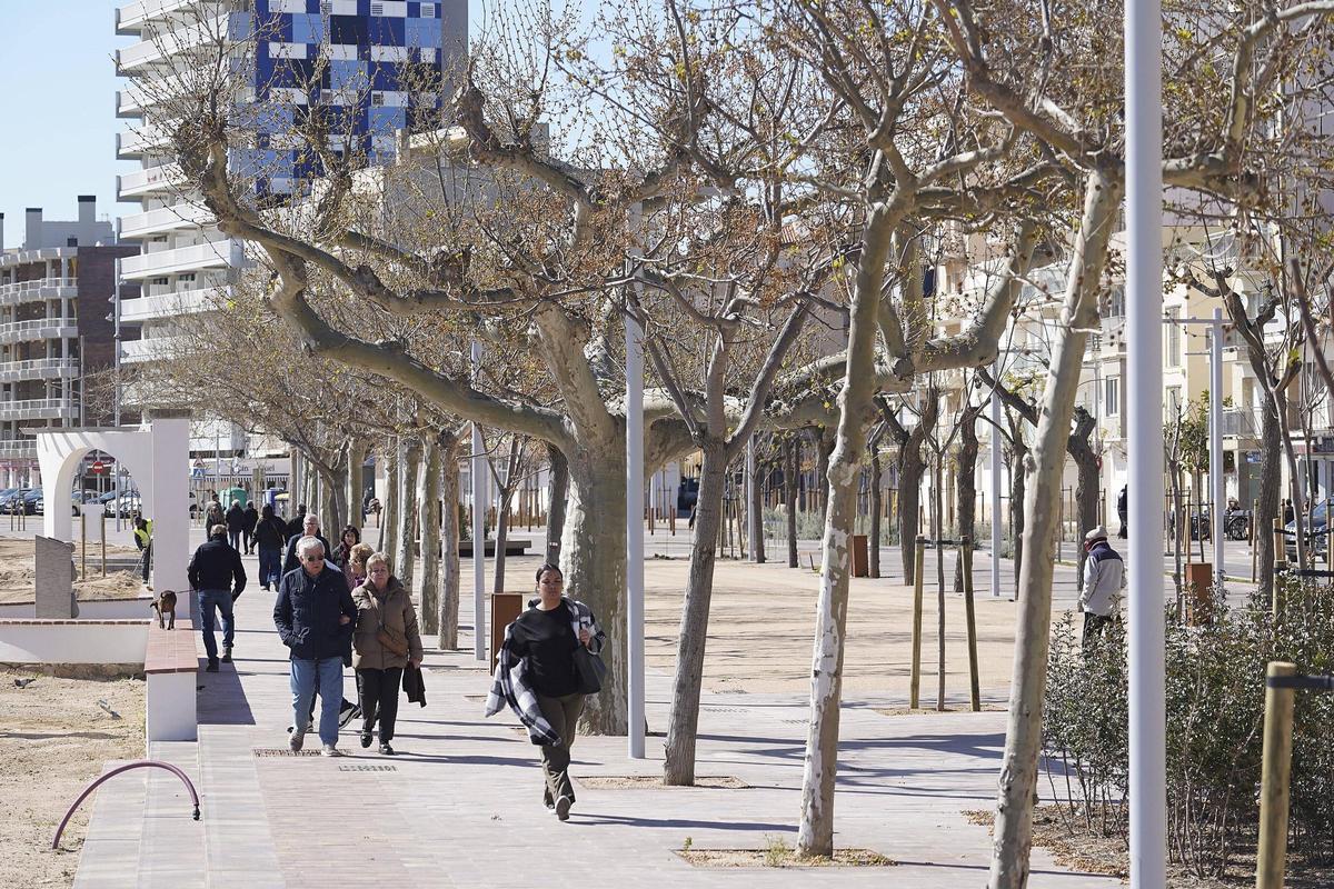 Palamós estrena el nou passeig del Mar: setze mesos d’obres i una inversió de 6,6 milions Palamós estrena el nou passeig del Mar: setze mesos d’obres i una inversió de 6,6 milions