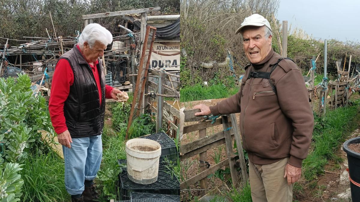 Alfonso Serrano y Francisco Baz, en sus huertas de la Ribera del Marco.