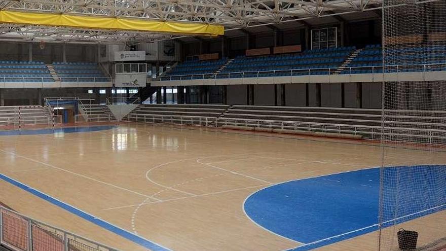 Interior del pabellón municipal de deportes. // Rafa Vázquez