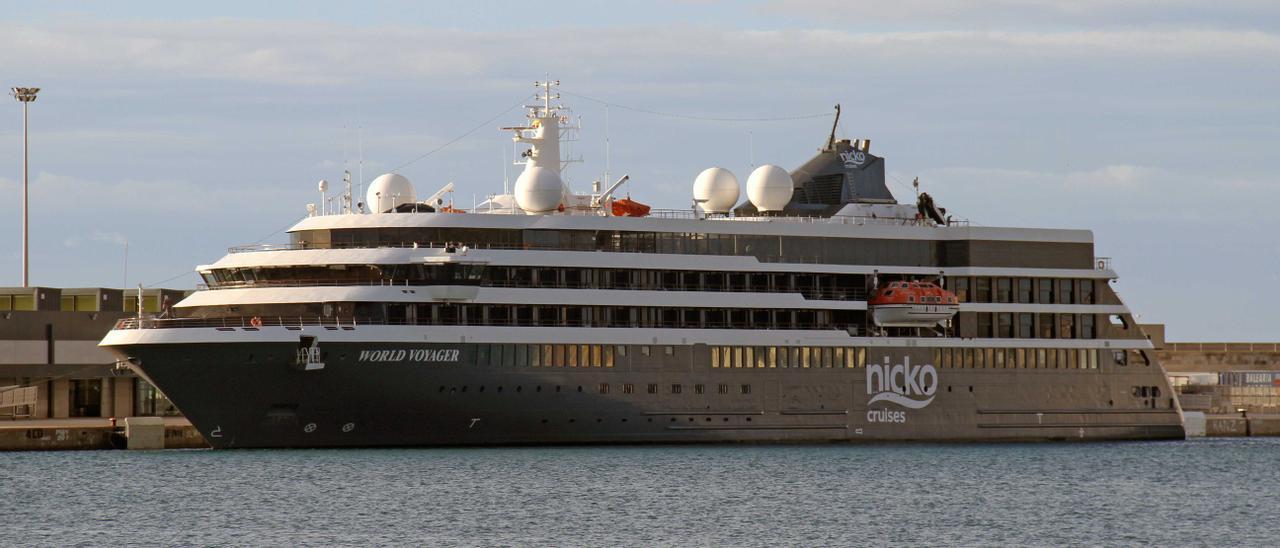 El &#039;World Voyager&#039; es un pequeño buque de cruceros.