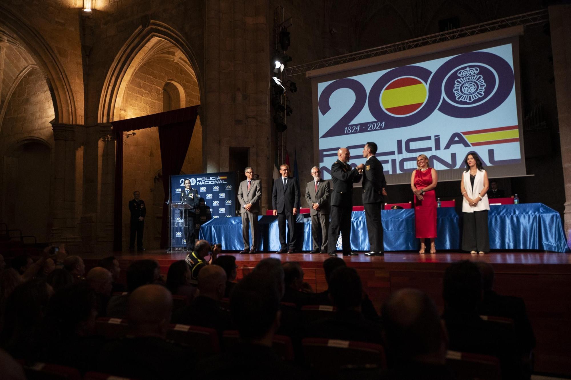 FOTOGALERÍA | Las imagénes de la celebración del patrón de la Policía Nacional en Cáceres