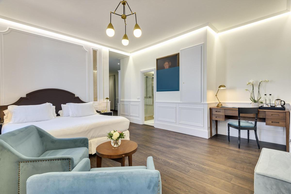 Una suite moderna y cómoda donde poder descansar y desconectar