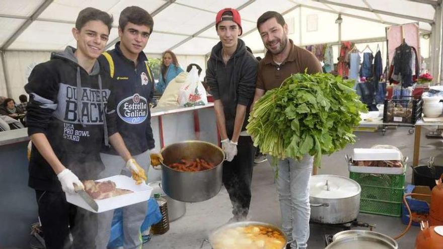 Santa Cruz se va de laconada en el primer día de las fiestas de Santaia