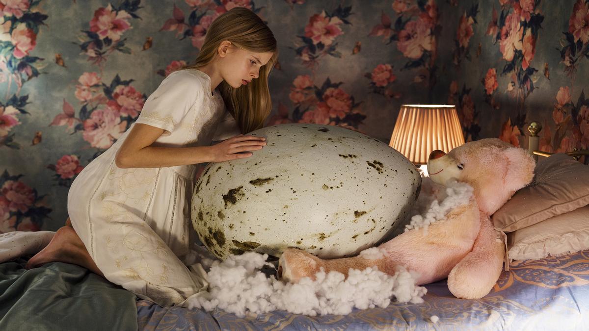 Fotograma de 'Ego (Hatching)', de Hanna Bergholm