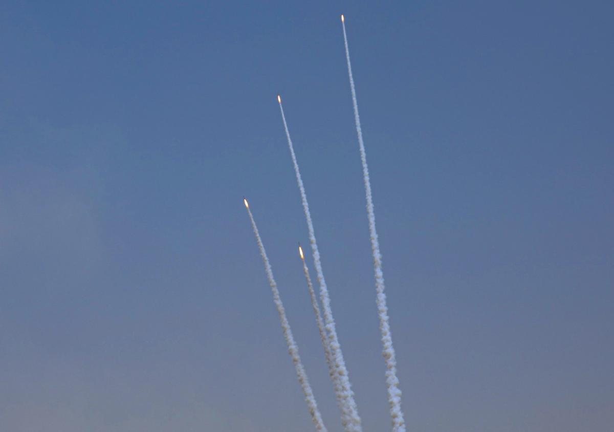 Israel responde a Yihad Islámica matando a otro cabecilla suyo. La aviación israelí ha bombardeado Rafah y las sirenas han sonado en el centro y sur de Israel Desde el martes han muerto ya 33 personas en Gaza, entre ellos al menos 15 civiles