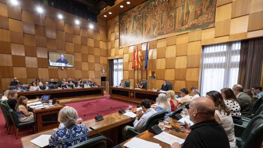 Zaragoza tendrá 33 concejales a partir de 2027.