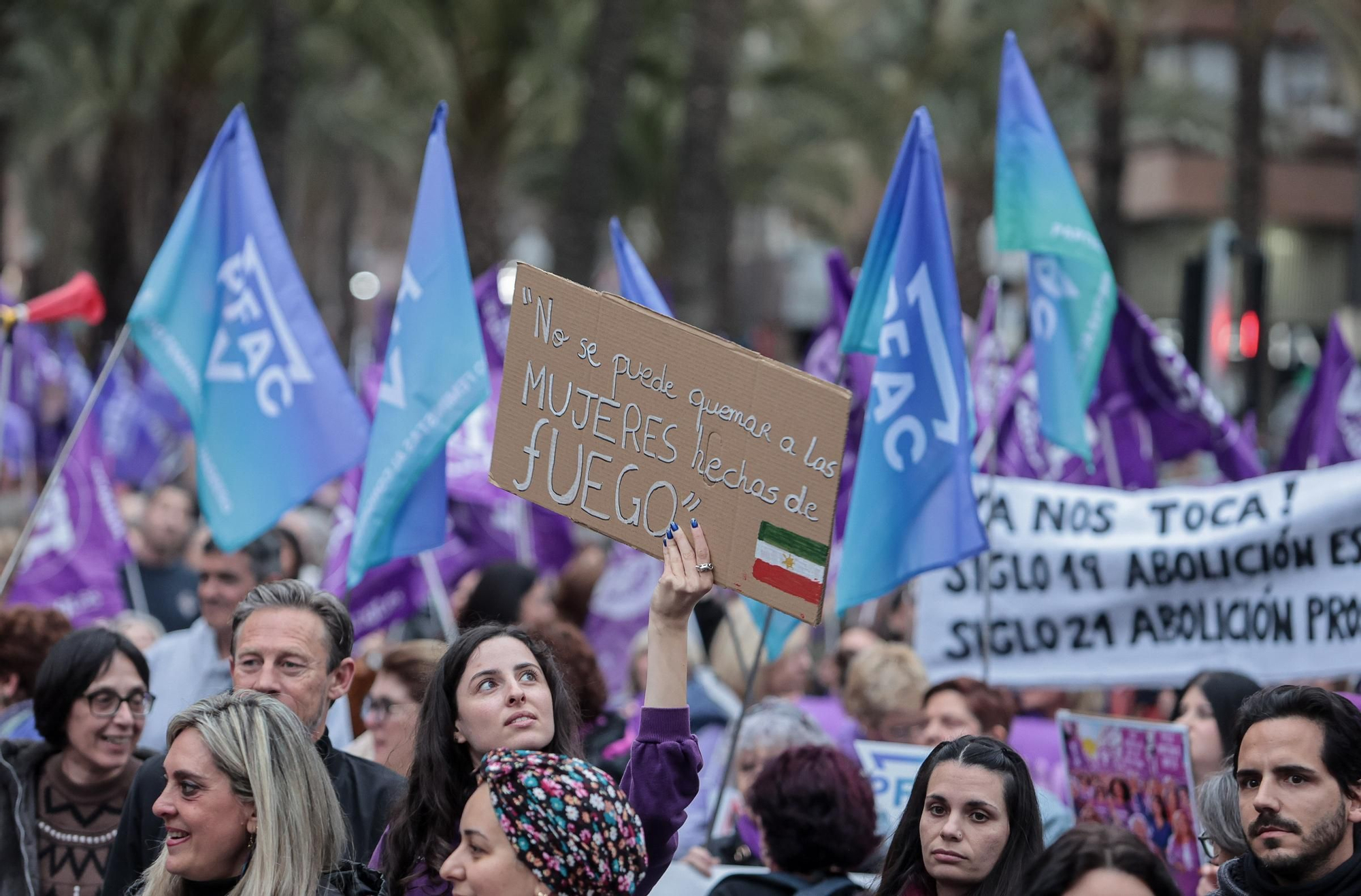 Marcha 8M en Alicante, día de la Mujer