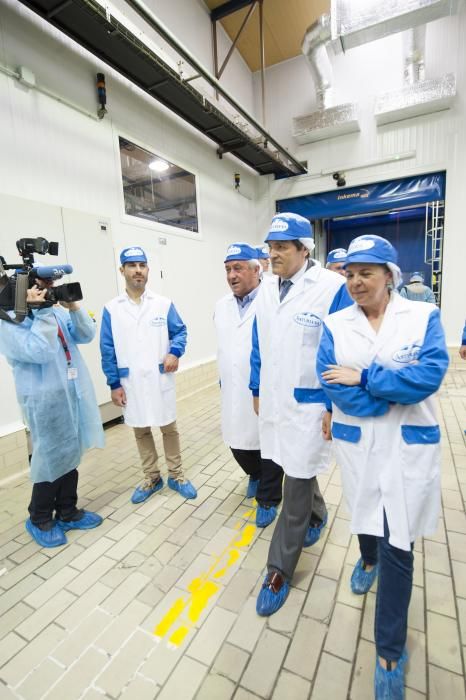 Visita de Javier Fernández a las instalaciones de Central Lechera Asturiana